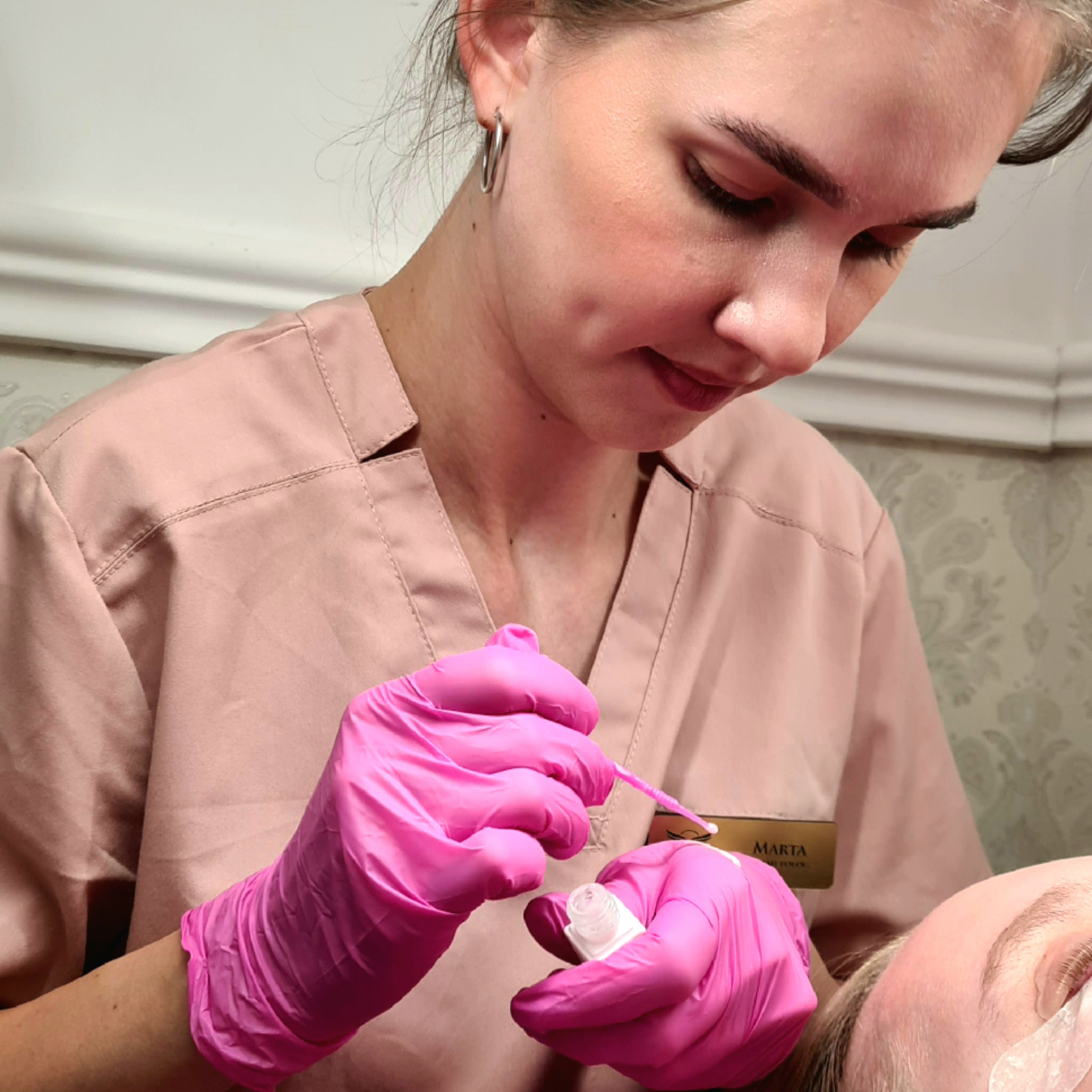 Lifting rzęs podczas pracy (2)