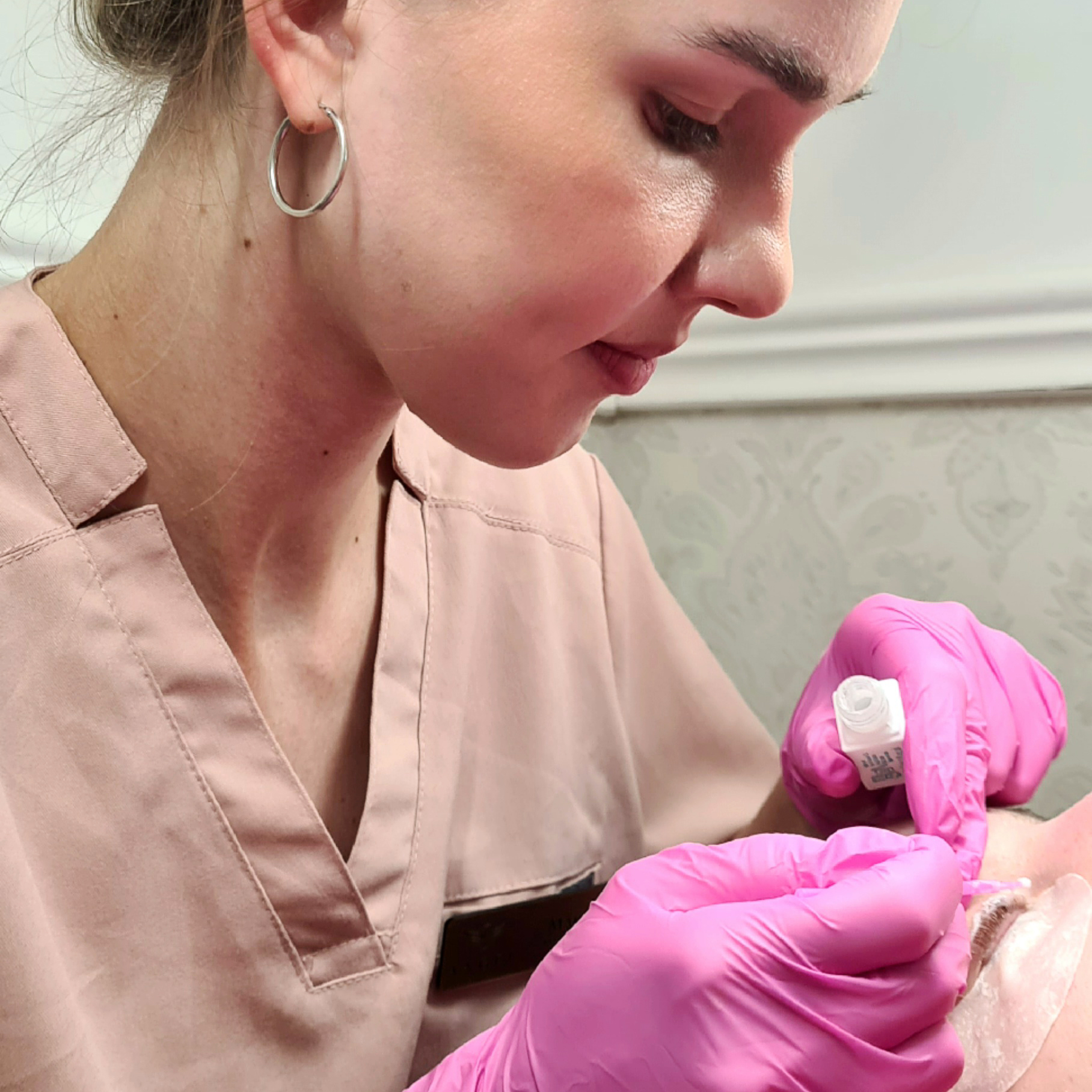 Lifting rzęs podczas pracy (3)