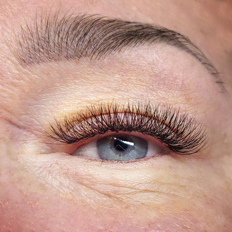 Przedłużanie rzęs efekty 10
